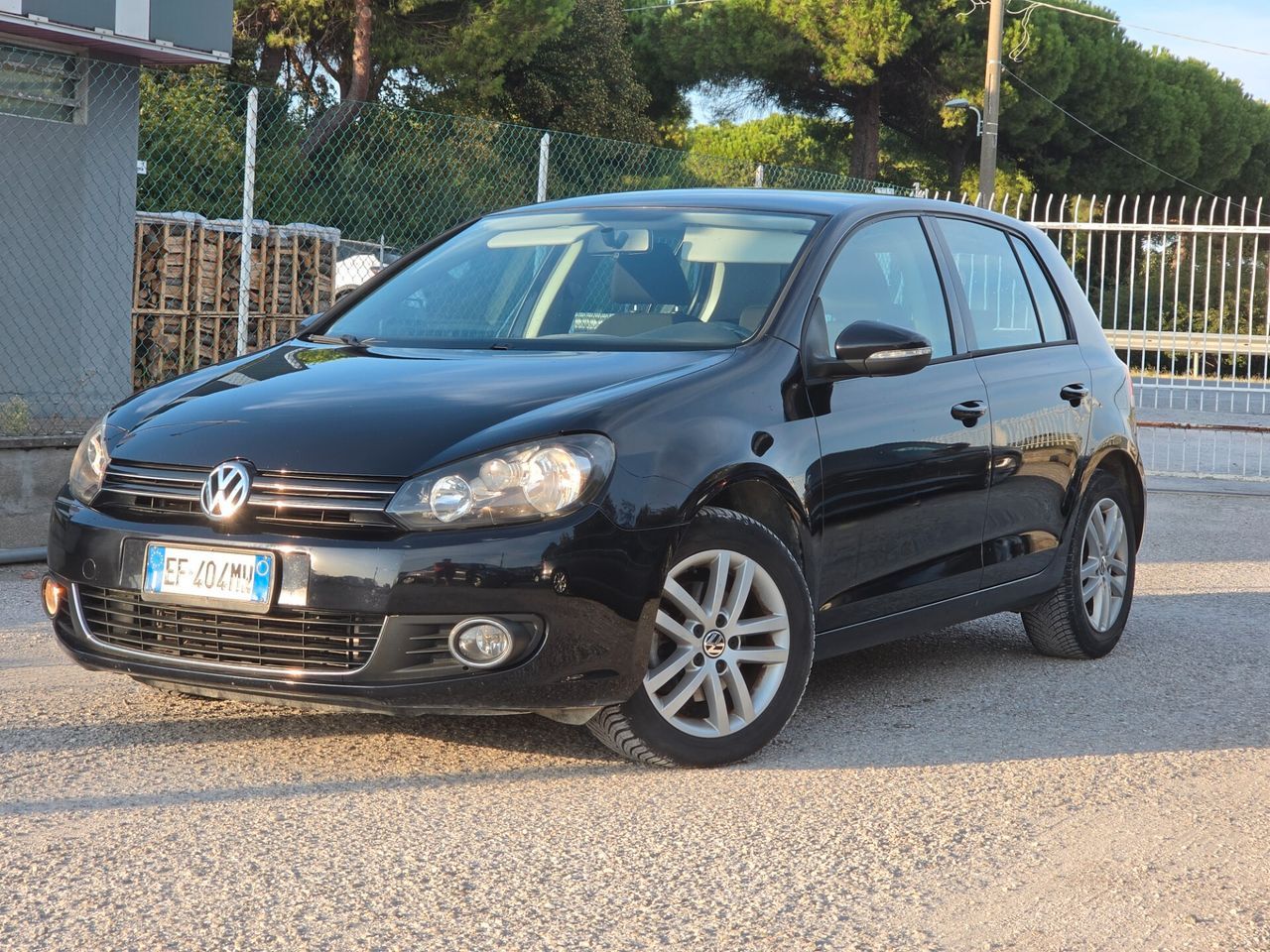 Volkswagen Golf - 1