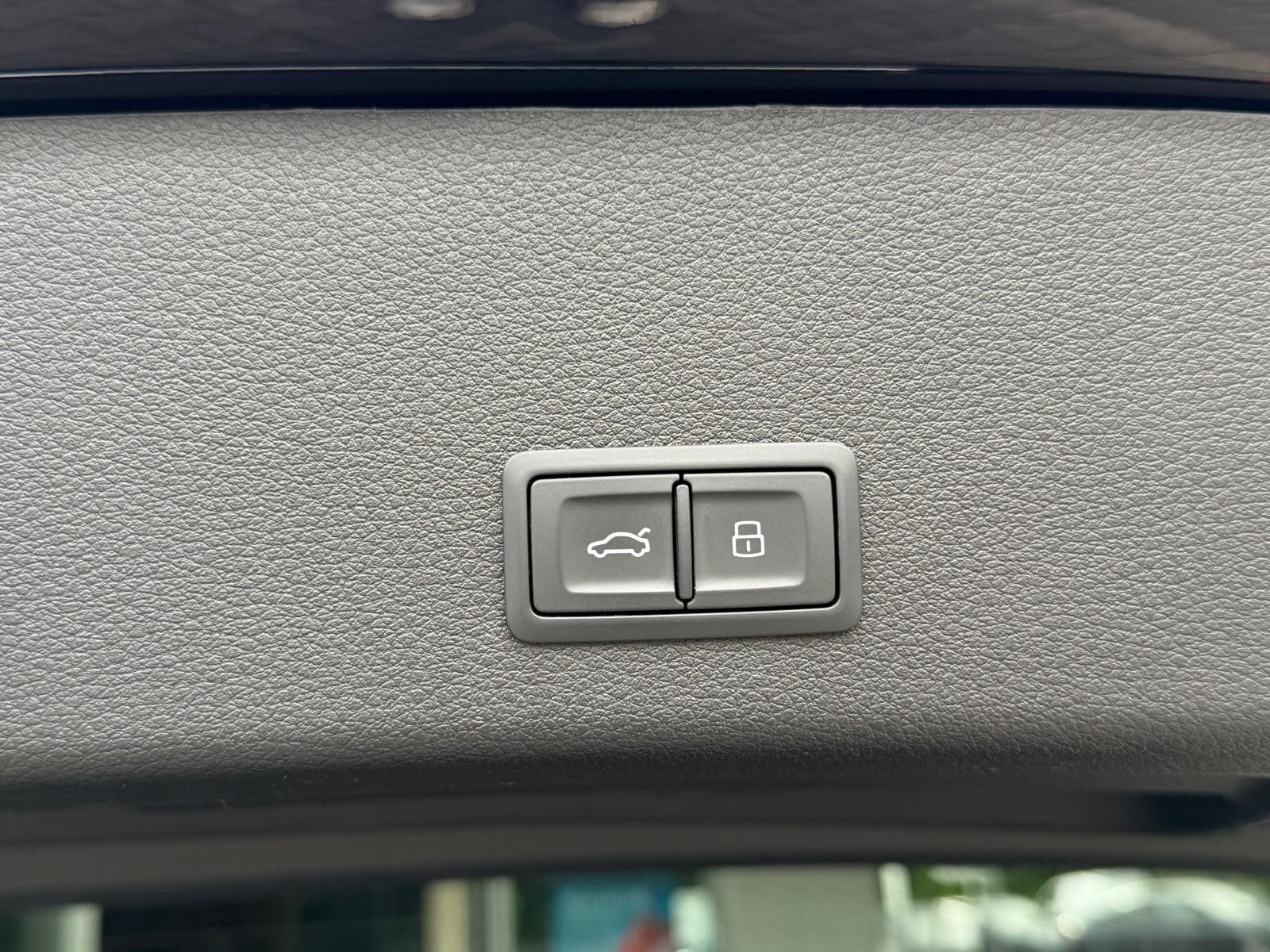 Fahrzeugabbildung Audi e-tron 55 QUAT 2X S LINE BLACK EDIT LUFT+360+AHK