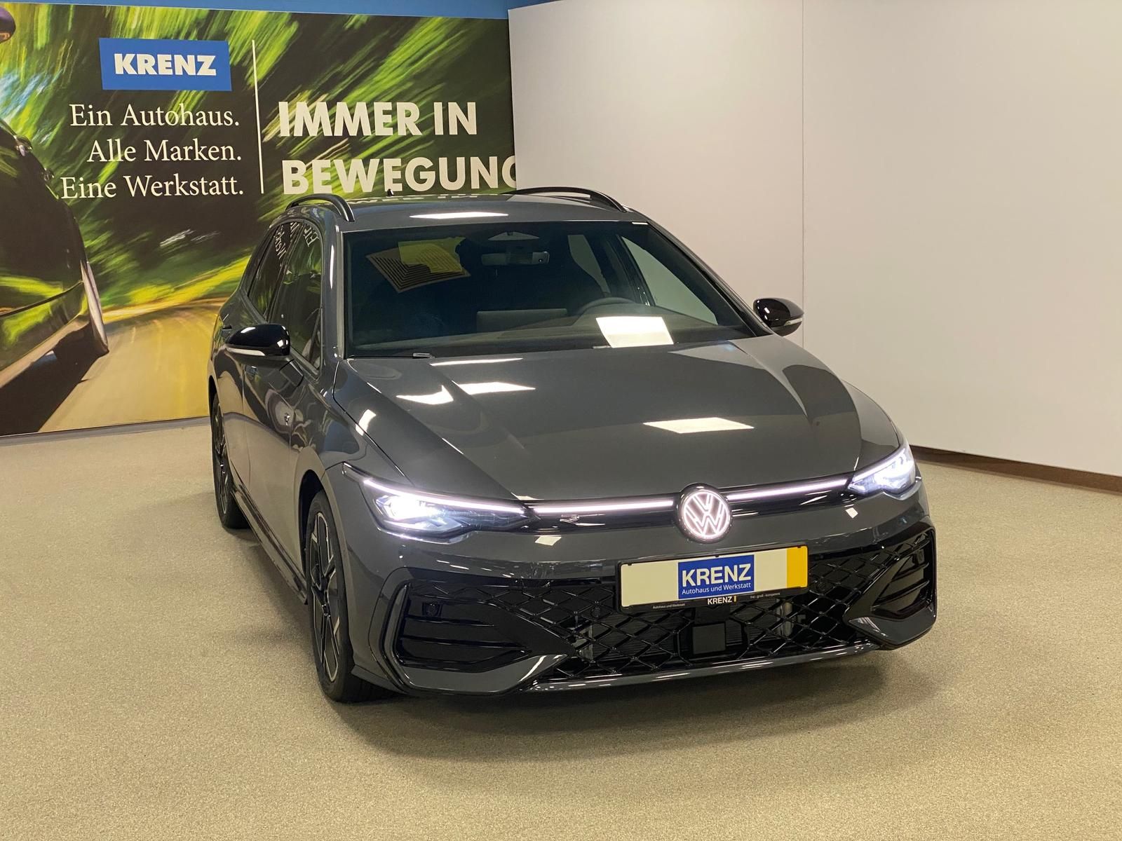 Fahrzeugabbildung Volkswagen Variant 2.0 TDI DSG R-Line BLACKSTY+MATRIX+5JGAR