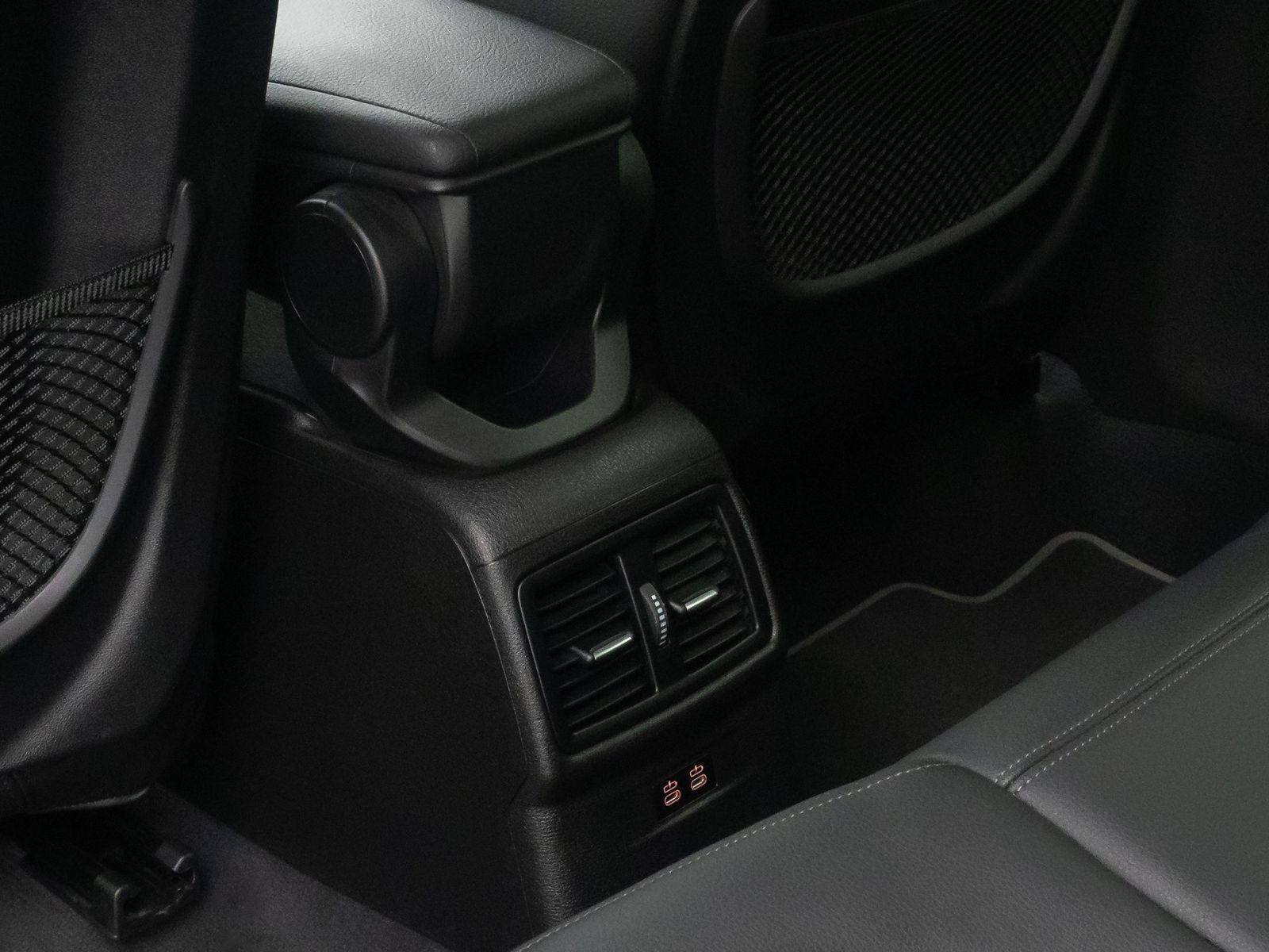 Fahrzeugabbildung BMW X1 sD18i Sport Line DAB Kamera DriveAssis 18Zoll