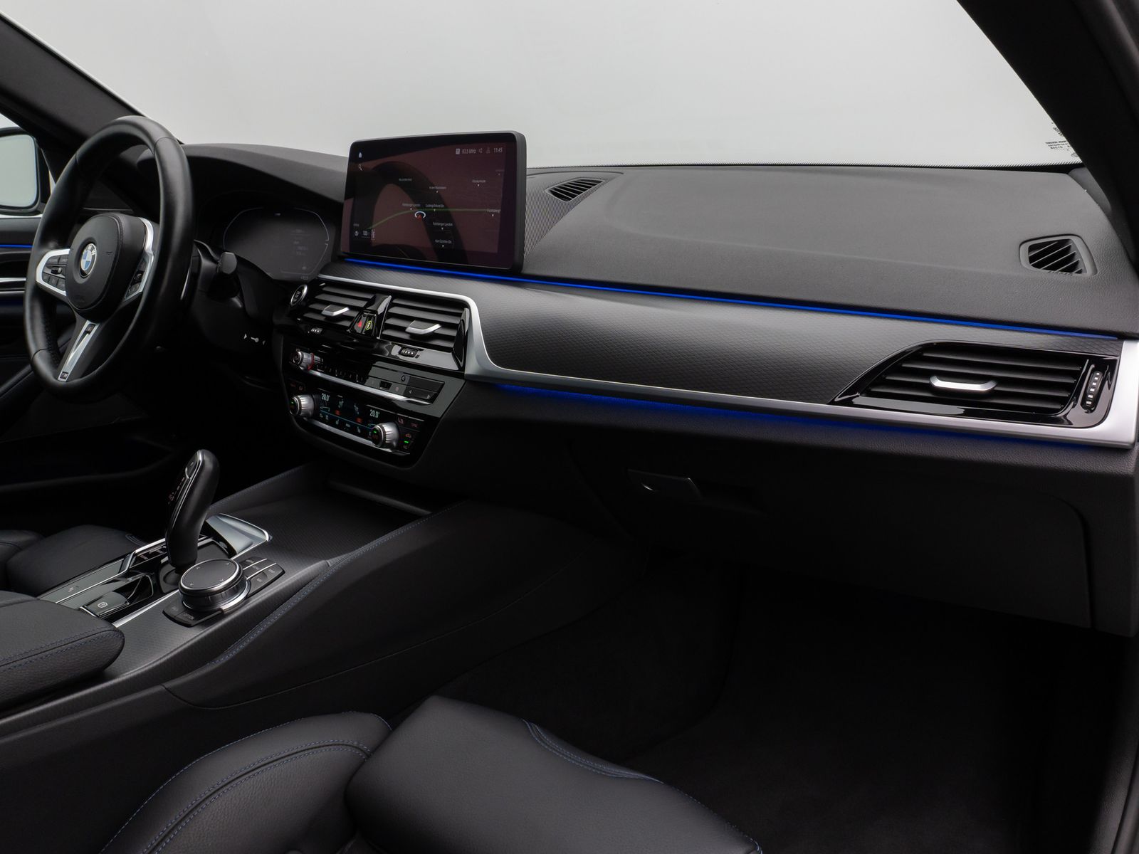 Fahrzeugabbildung BMW 540d xD M Sport Kamera DAB H/K AHK Alarm 20Zoll