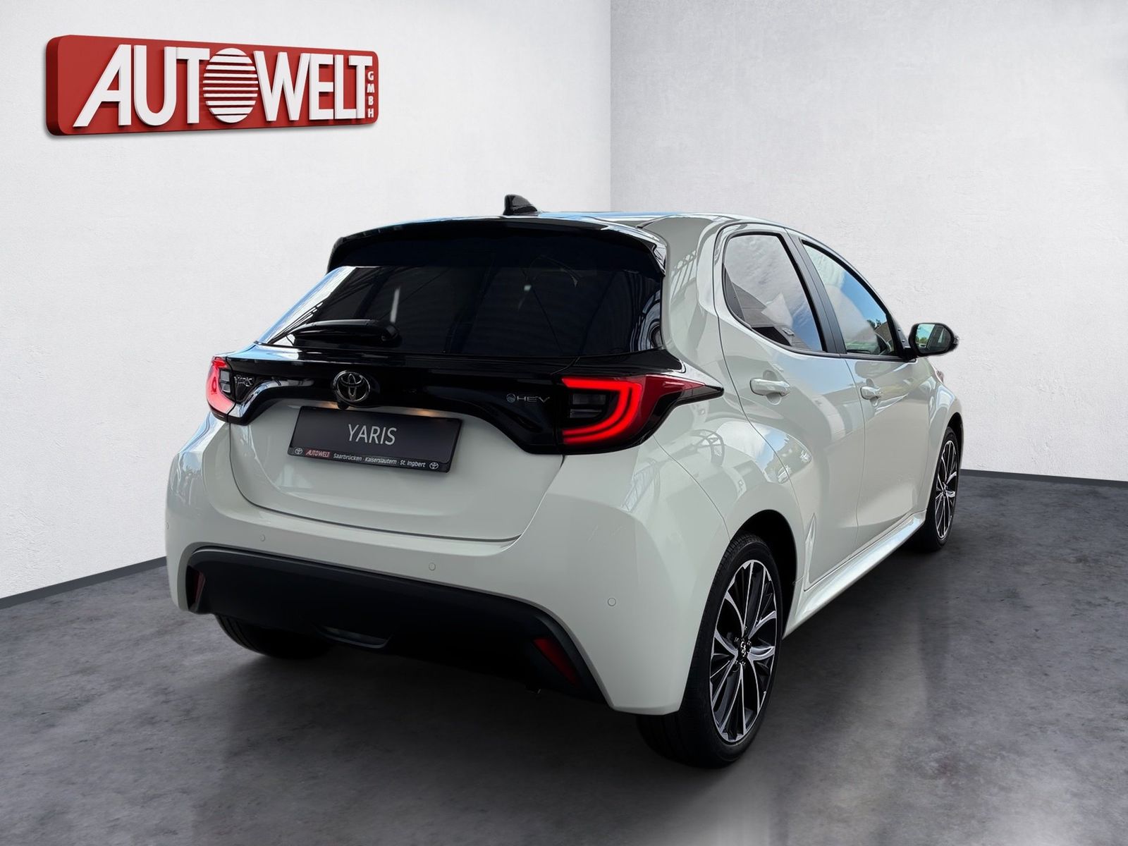 Fahrzeugabbildung Toyota Yaris 1.5 Teamplayer Kamera,LED,Matrix,ACC,PDC