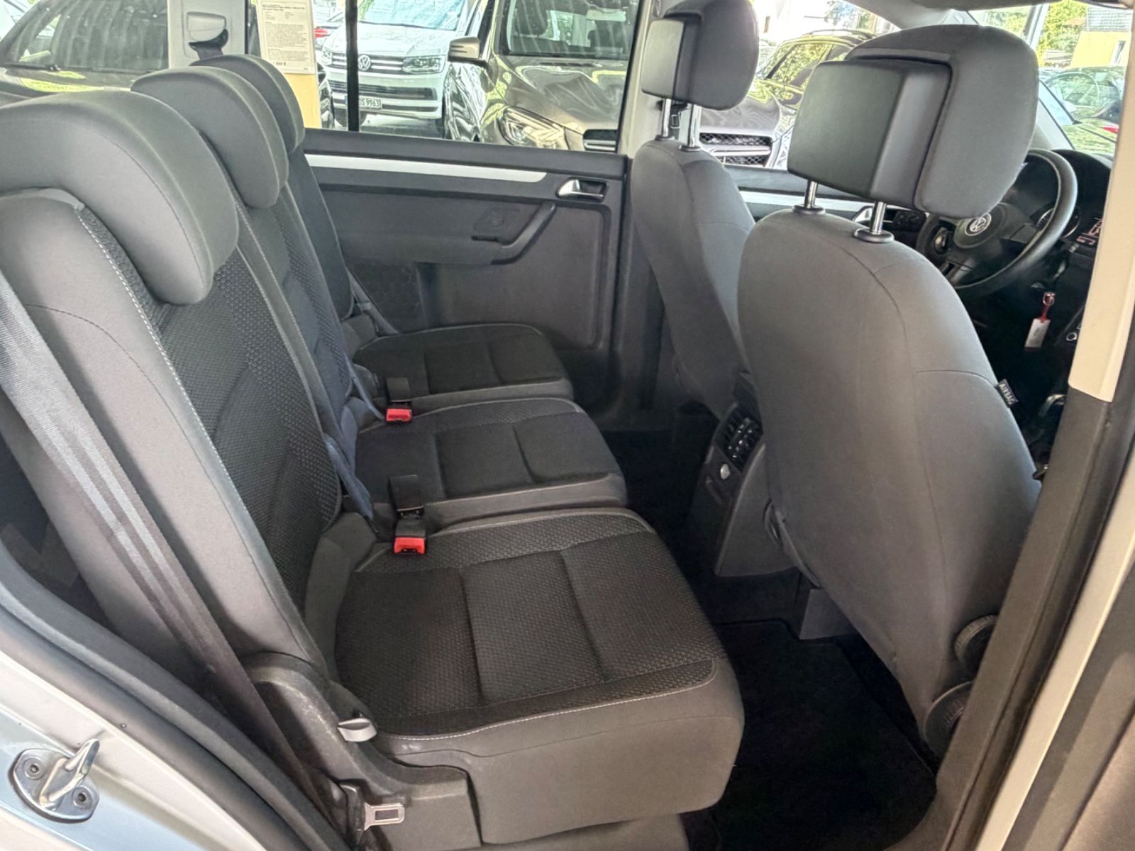 Fahrzeugabbildung Volkswagen Touran 2.0 TDI DSG