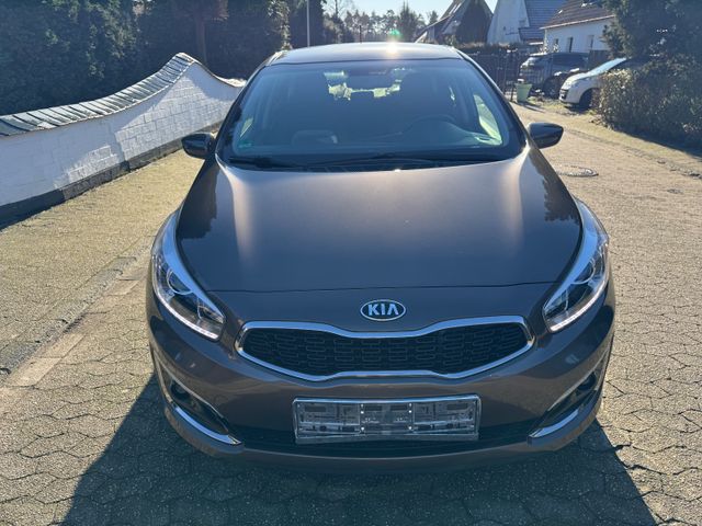 Kia cee'd / Ceed DREAM TEAM NAVI+KAMERA