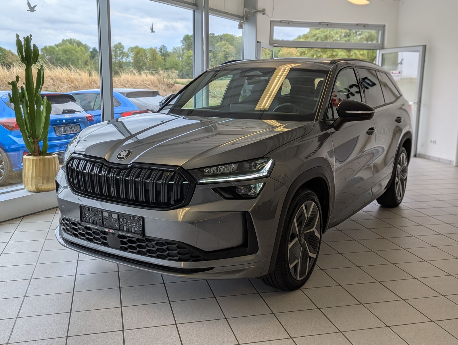 Fahrzeugabbildung SKODA Kodiaq 2.0 TDI Sportline 7-Sitze ACC Memory 20"