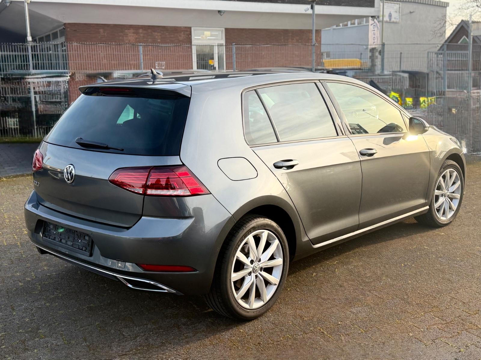 Volkswagen Golf VII Lim. 2.0TDI Highline BMT/ Led Navi Kam.