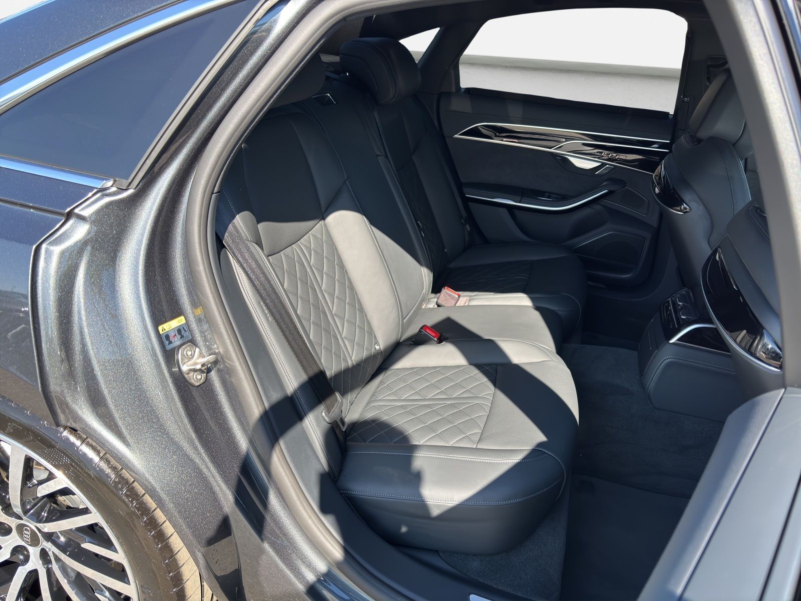 Audi A8 - Bild 16