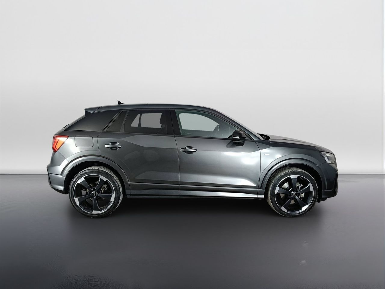 Audi AUDI Q2 I 2021 - Q2 30 2.0 tdi Identity Black imagem 3