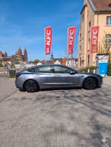 Tesla Model 3 Hinterradantrieb RWD RWD - Tesla Gebrauchtwagen von 2025
