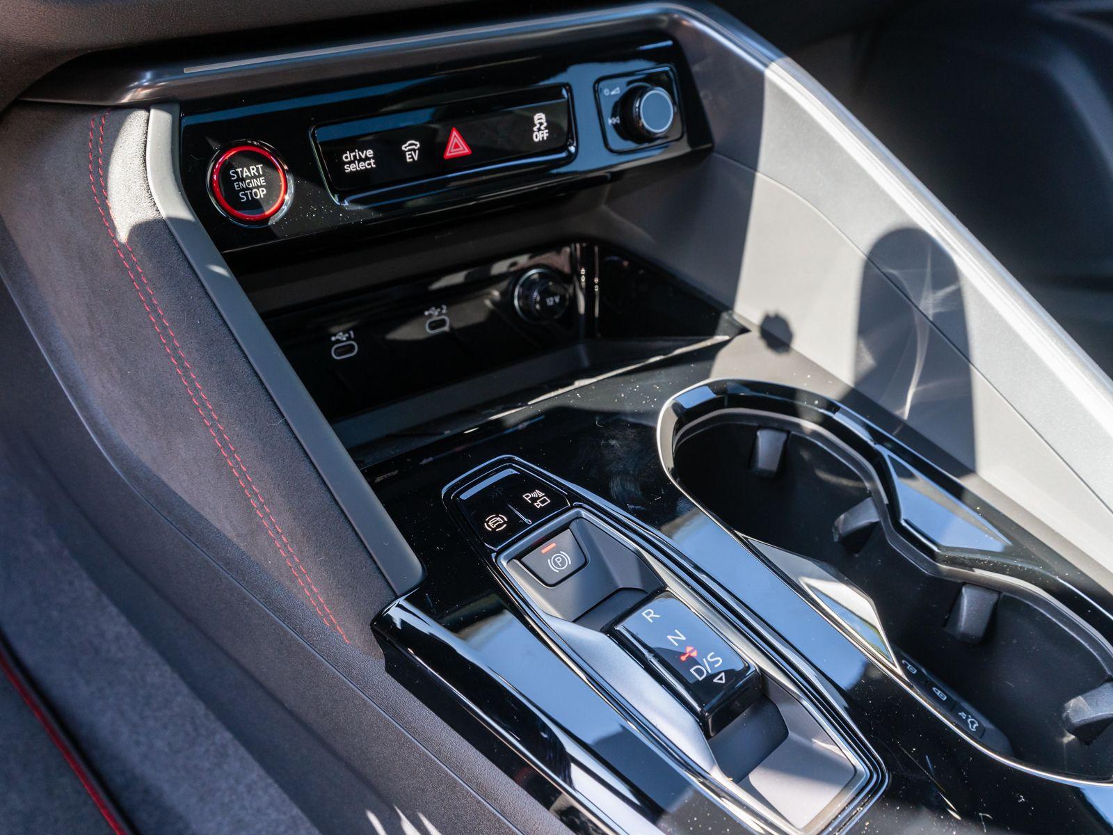 Audi Q5 SUV e-hybrid quattro Panoramadach AHK