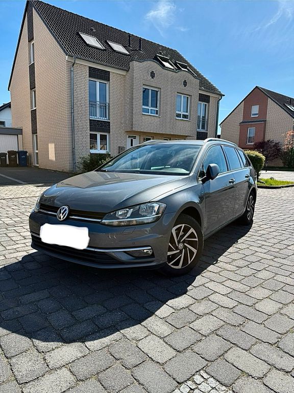 Image of Volkswagen Golf