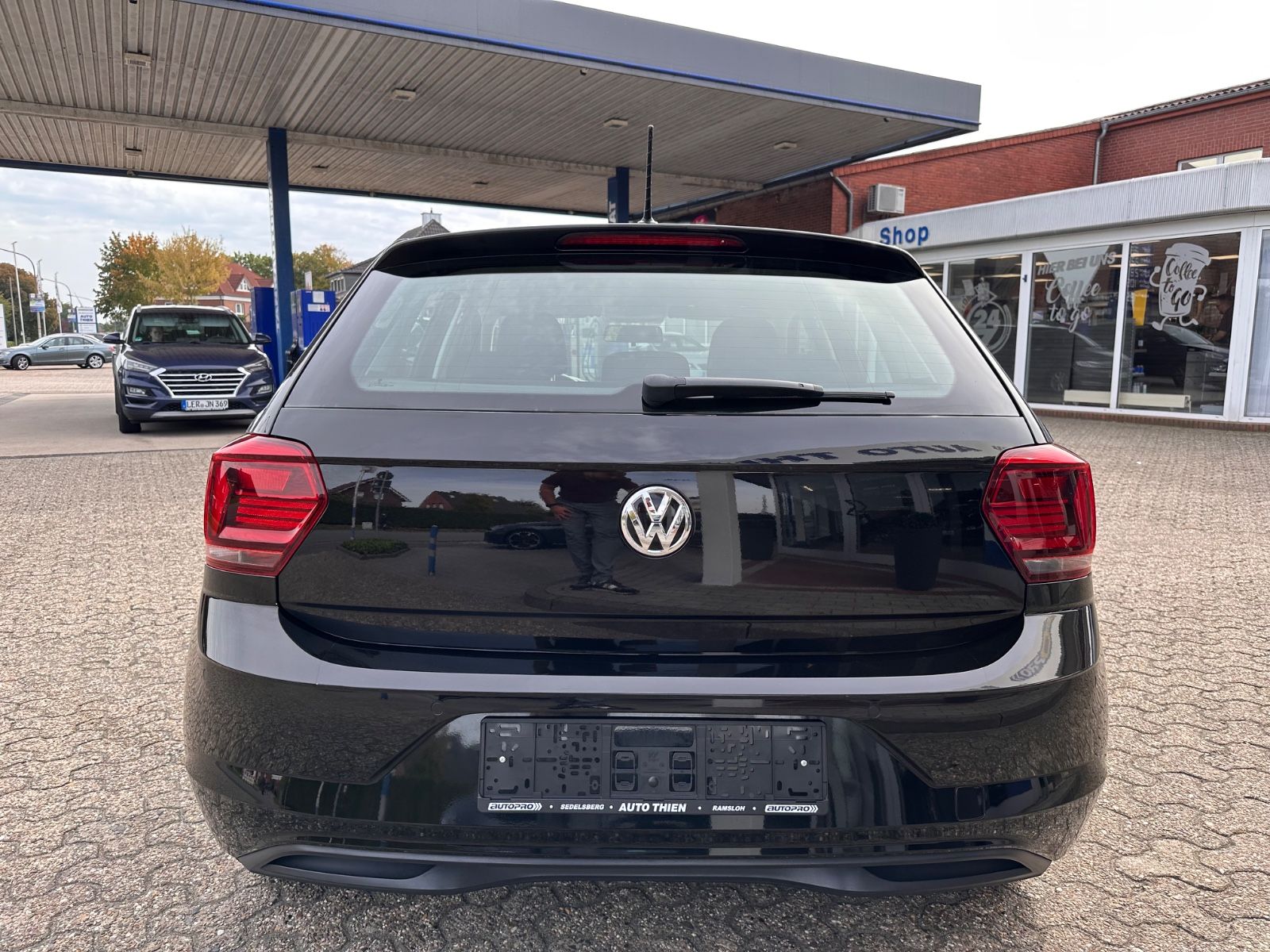 Fahrzeugabbildung Volkswagen Polo 1.0 TSI Comfortline APP/SHZG/GJR/PDC