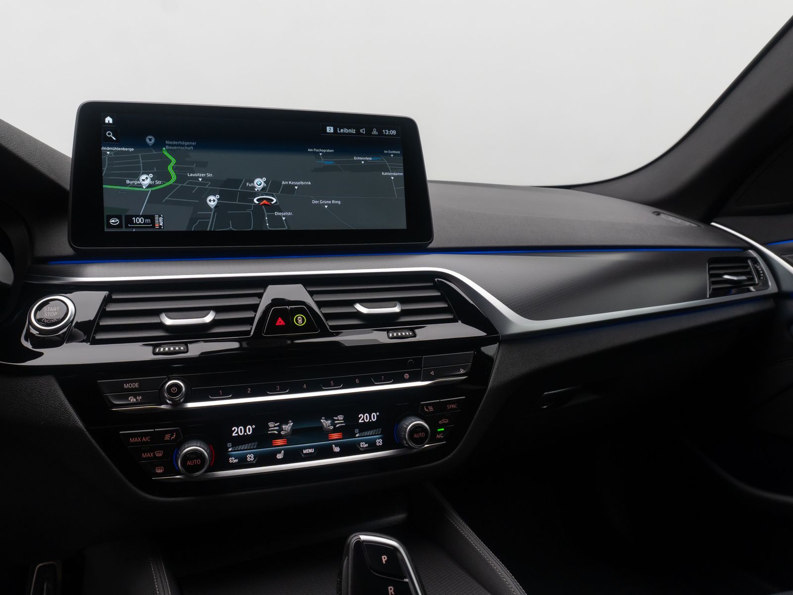 Fahrzeugabbildung BMW 520d M Sport Laser AHK HUD DAB Kamera Komfort