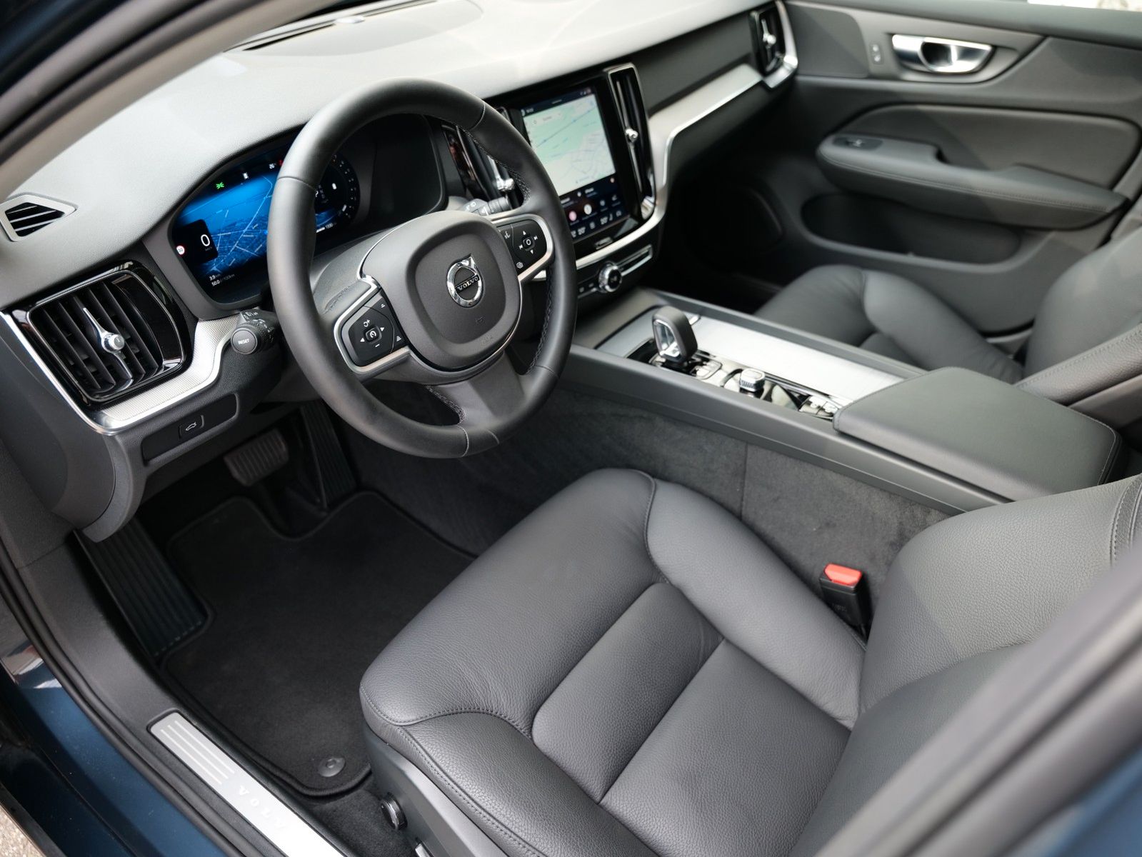 Volvo V60 B4 Core LEDER NAVI ACC 4xSHZ KEYLESS PDC CAM foto 13