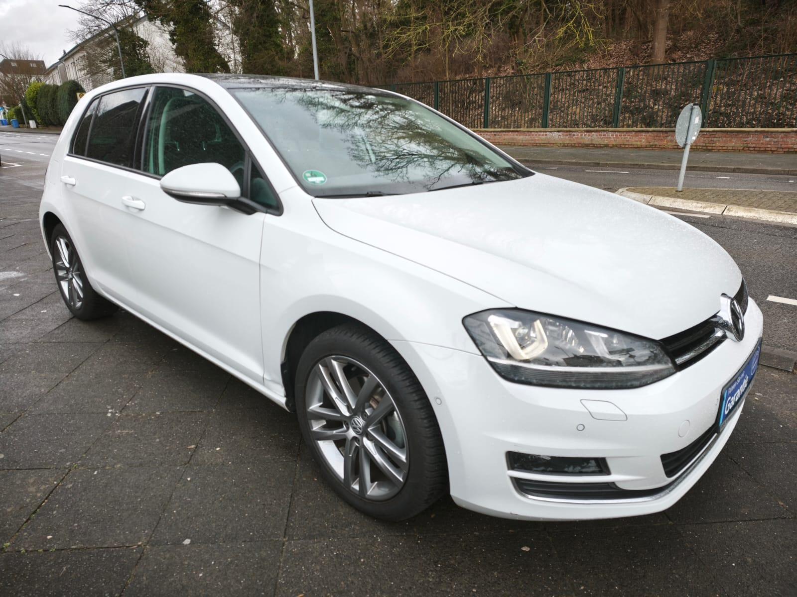 Volkswagen Golf VII Lim. Highline BMT *Panorama Dach*
