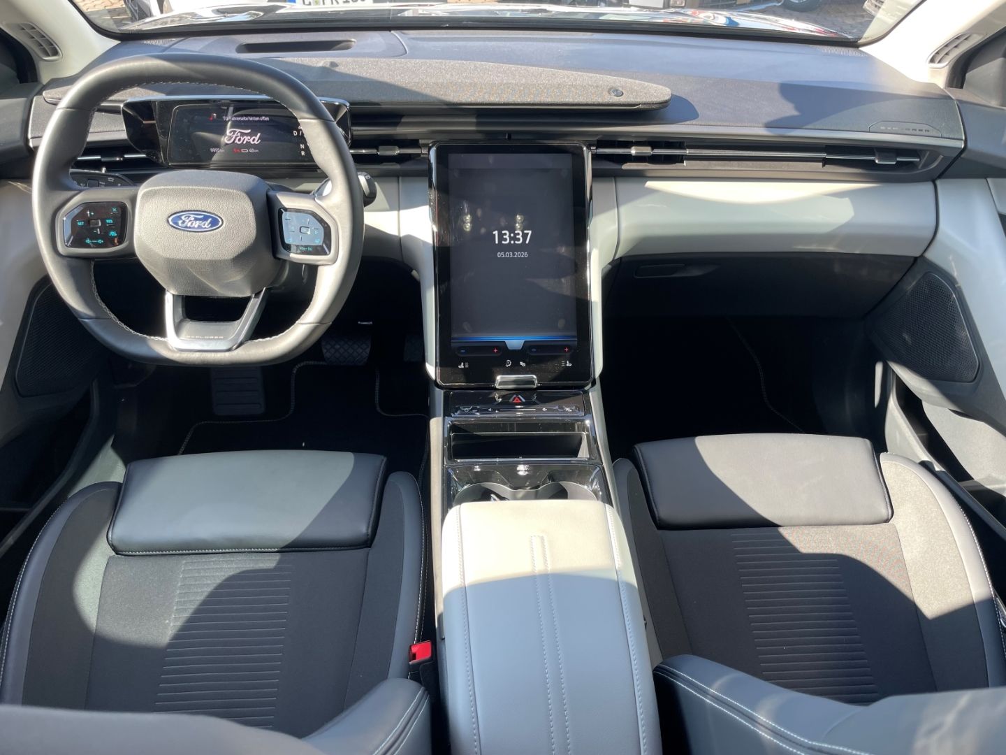 Fahrzeugabbildung Ford Explorer RWD HUD Navi Digitales Cockpit Memory S