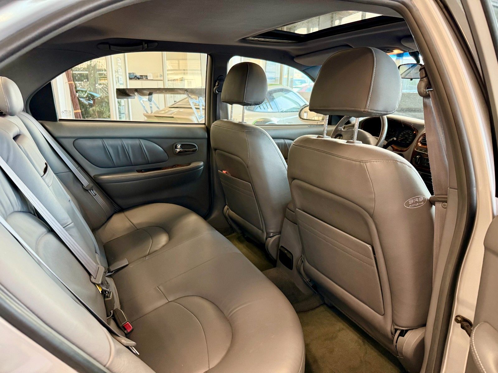 Fahrzeugabbildung Hyundai SONATA 2.0 16V GLS Schiebedach, Leder, Klima