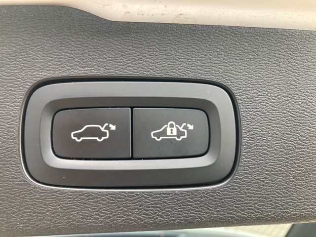 V60 T6 AWD R-Design Expression Recharge Plug-In