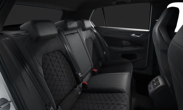 Volkswagen Golf VIII 2.0TSI DSG 4Motion R-Line Pano StdHz 3