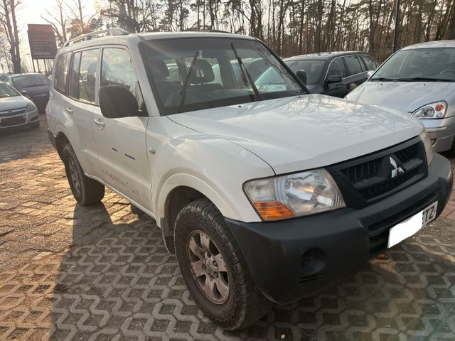 Mitsubishi Pajero 3.2 DI-D Shogun GL englische Papiere