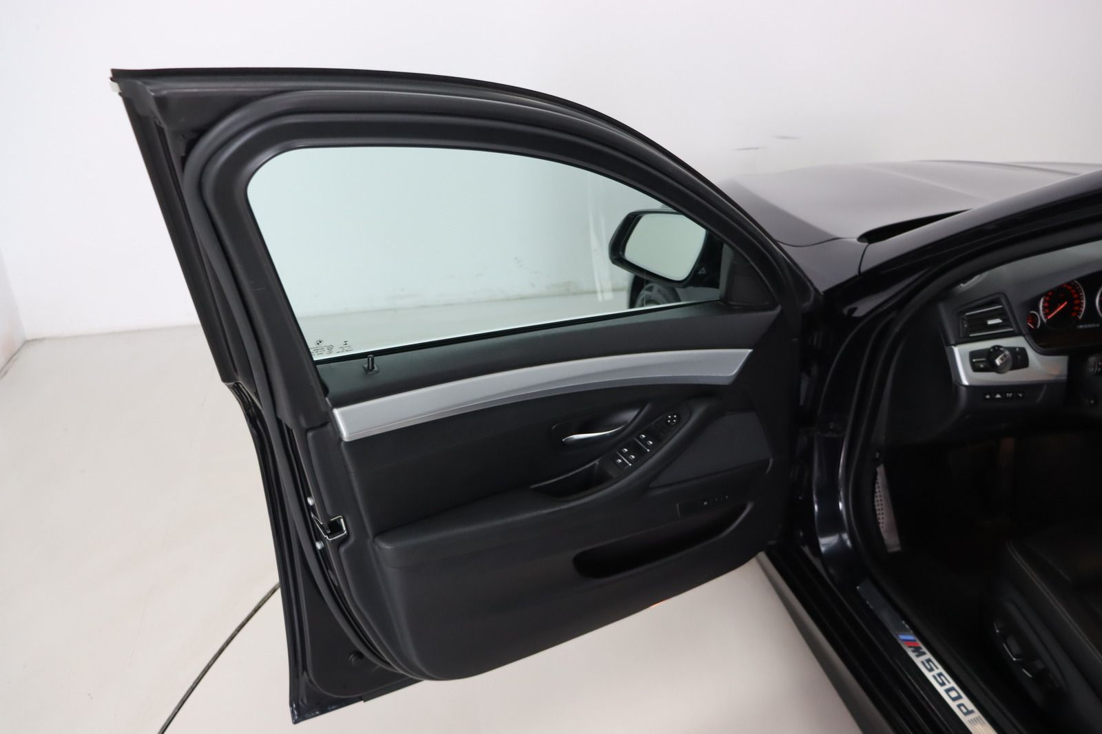 Fahrzeugabbildung BMW M550 d Touring xDrive * HUD * Leder