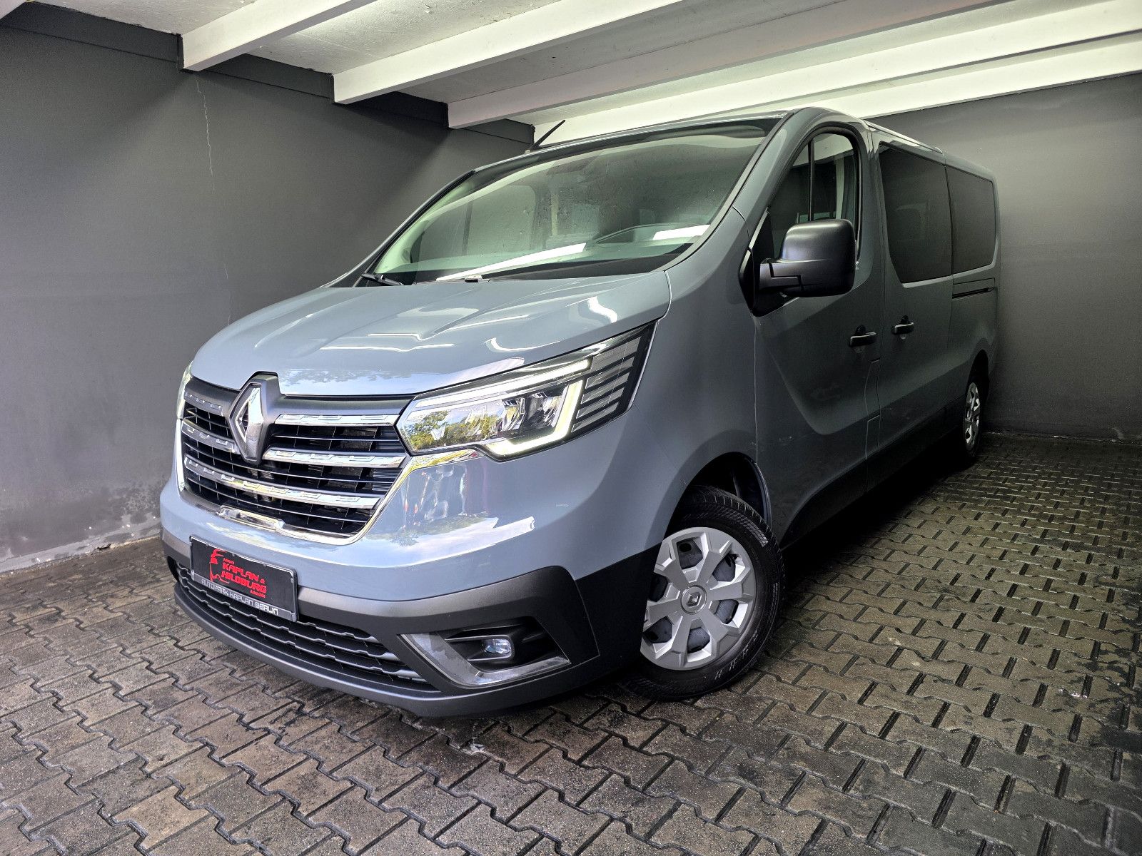 Renault Trafic 2.0 dci L2H1 AUTOMATIK,8 SITZER, NAVI,LED