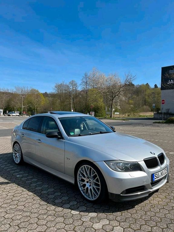 Image of BMW 325