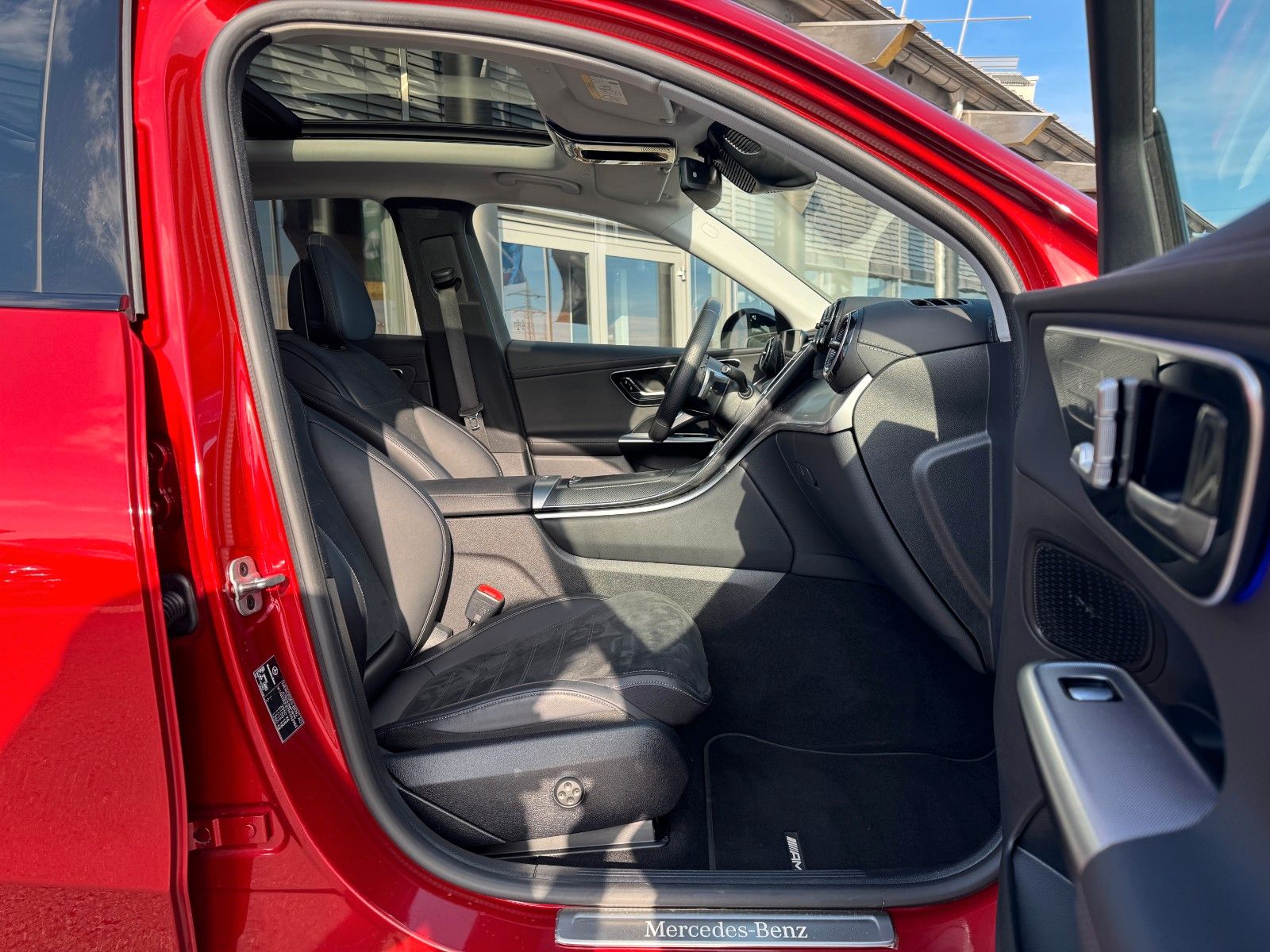 Fahrzeugabbildung Mercedes-Benz GLC 220d 4M+AMG+Pano+StandH+360+Memory