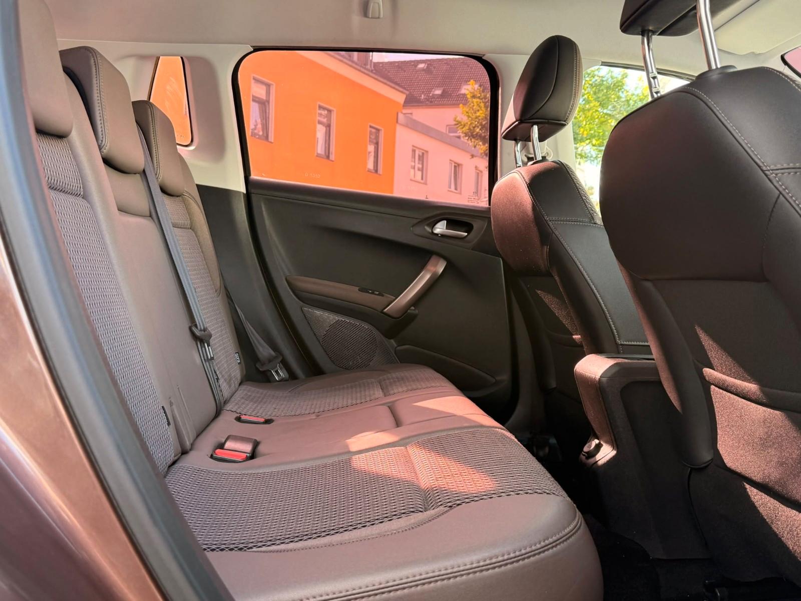 Peugeot 2008 *1.2 Benzin* *Gut gepflegt*
