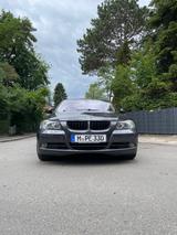 BMW 330i - E90 - BMW 330 aus 2004: 330i