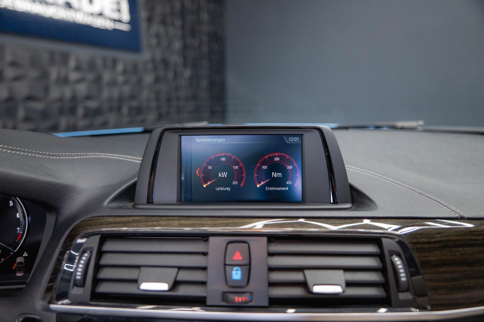 Fahrzeugabbildung BMW 230i Cabrio M-Sport Performance Shadow Line LED