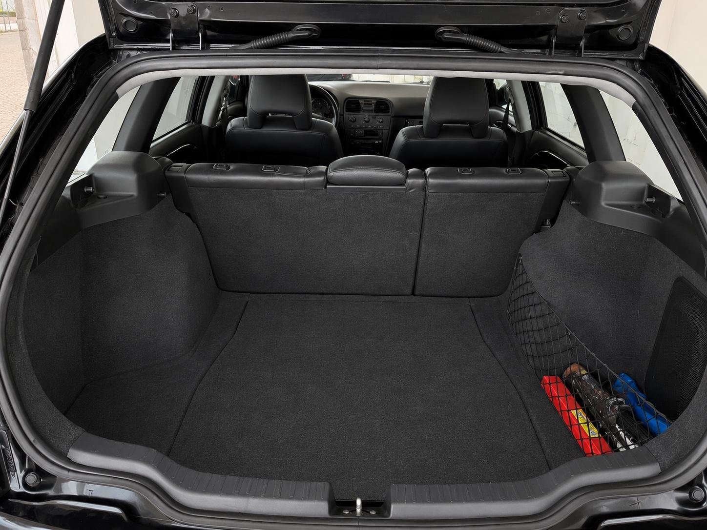 Volvo V40 2004 — photo 14