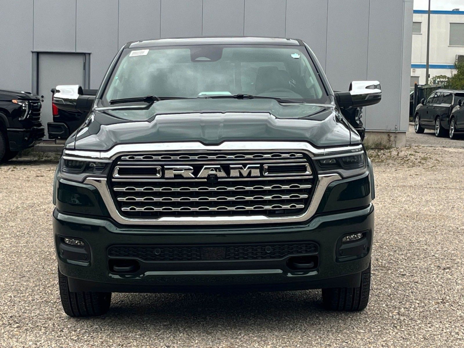 Vehicle photo 2