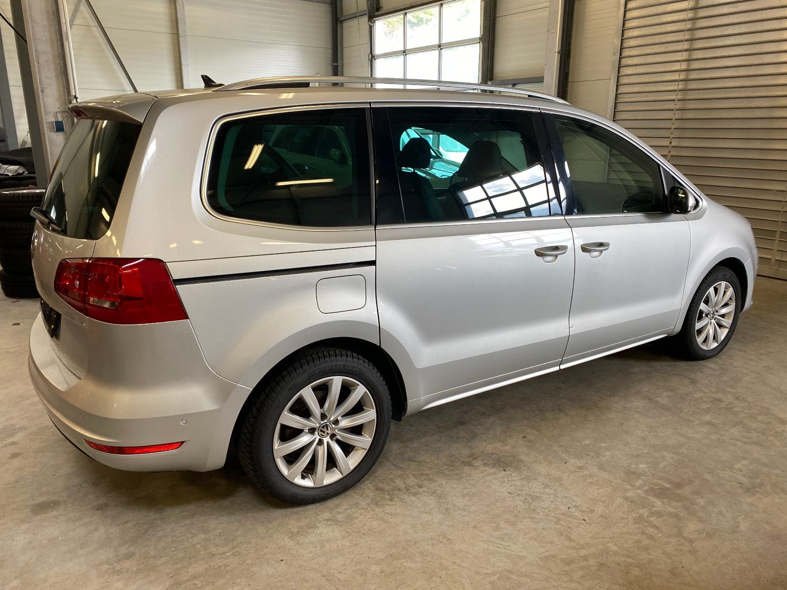 Fahrzeugabbildung Volkswagen Sharan Highline TDI DSG AHK DCC Pano Xenon Sthz