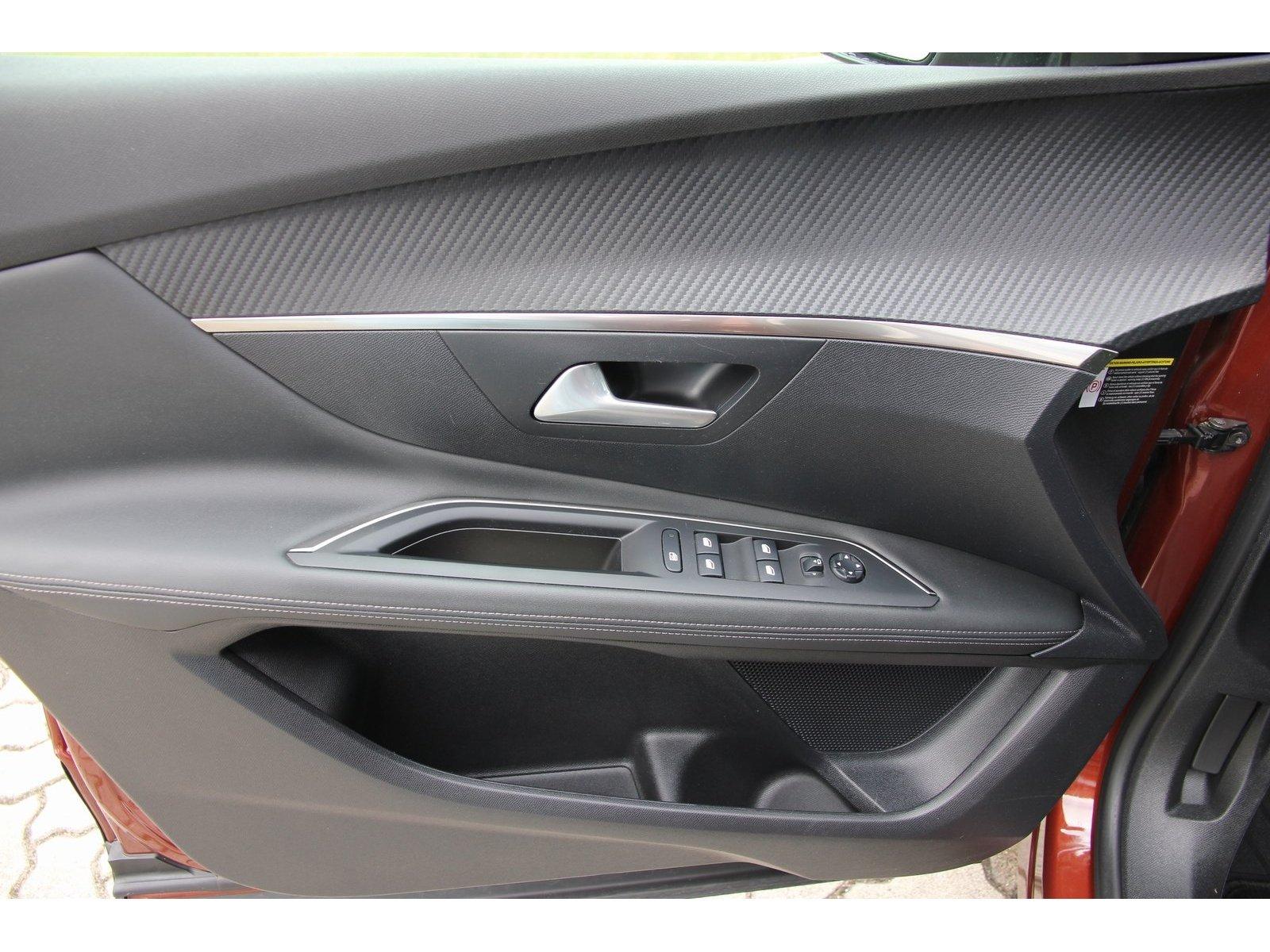 Peugeot 3008 Allure PT 130 Pano Carplay Navi Klima SHZ