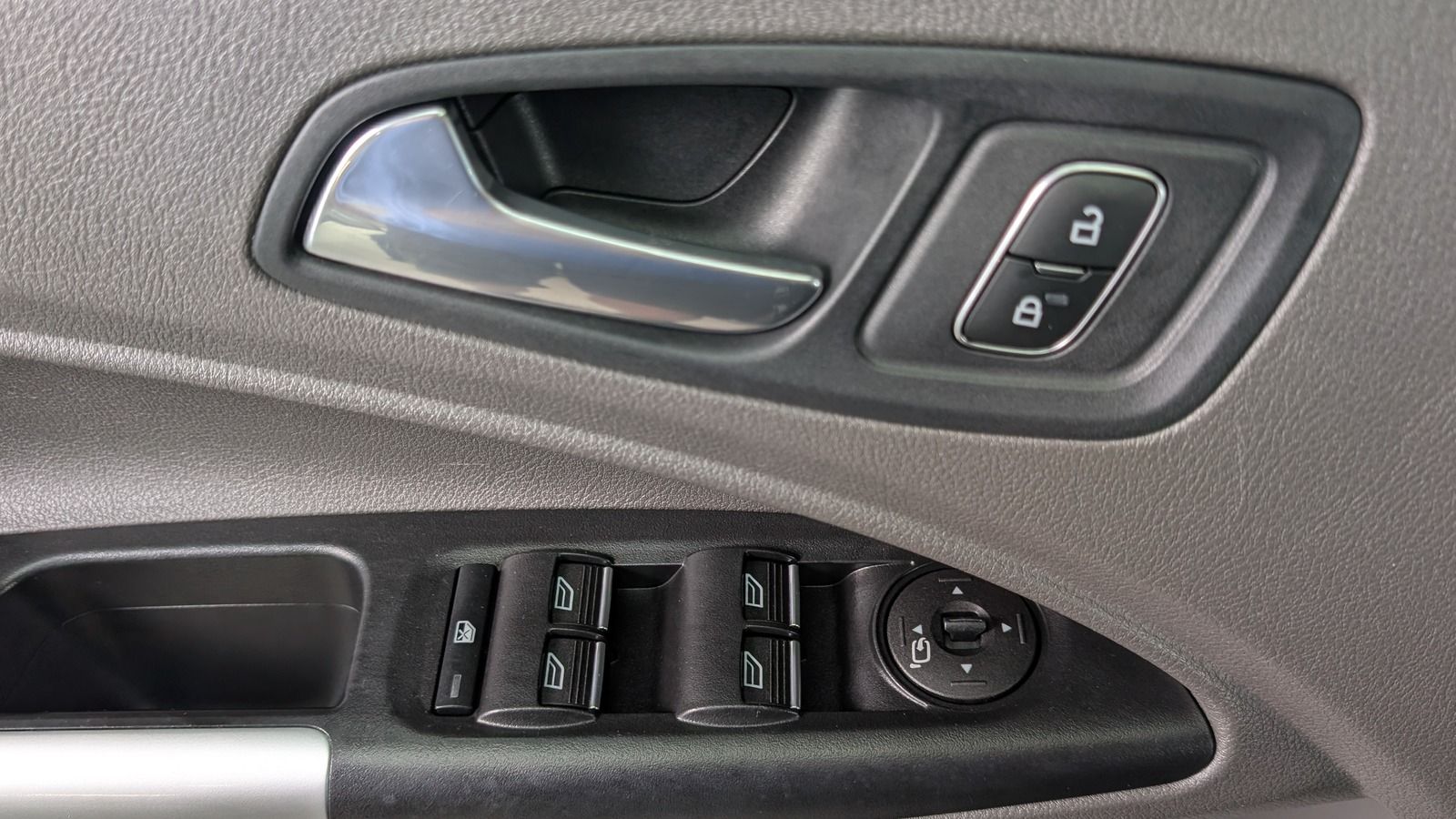 Fahrzeugabbildung Ford Grand Tourneo Connect 1.5 TDCi * LED * Navi Tita