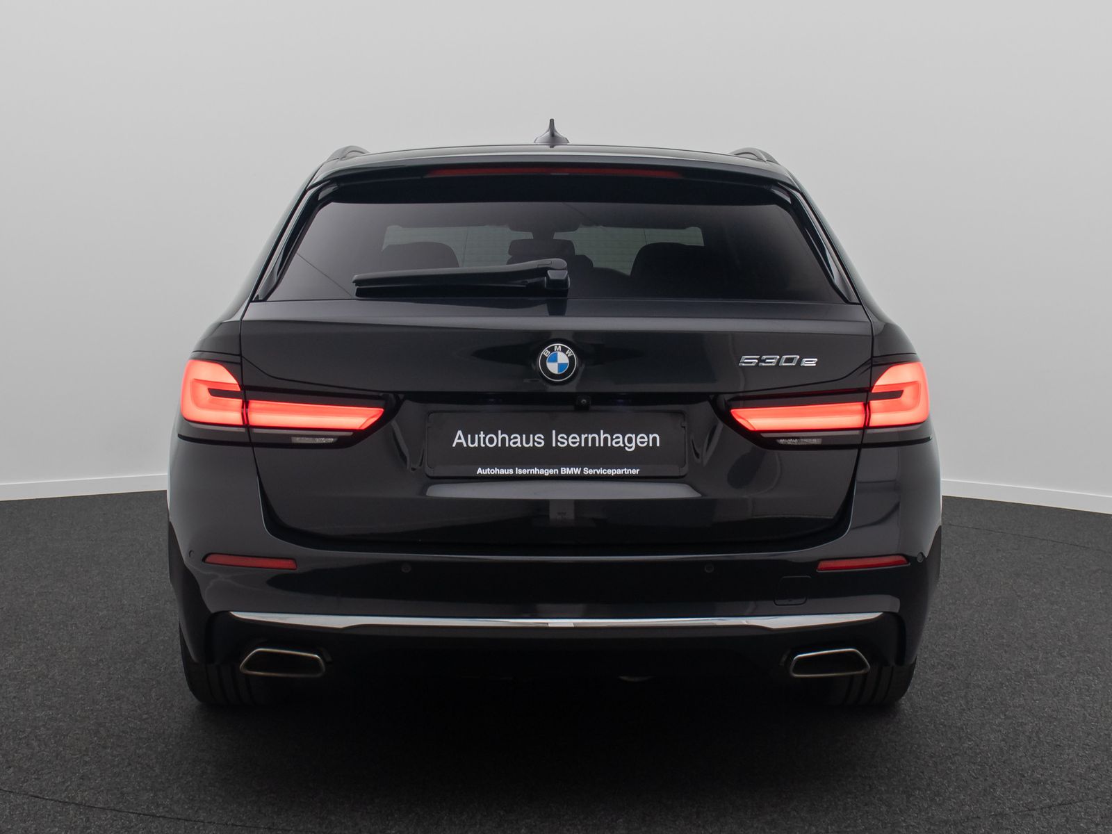 Fahrzeugabbildung BMW 530e Luxury Line 360° Laser DAB H/K SoftCl Sport