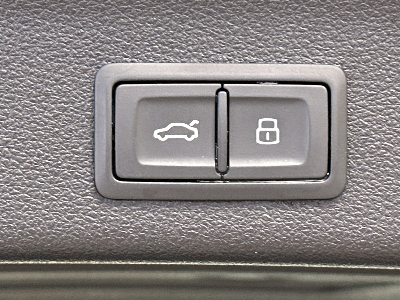 Fahrzeugabbildung Audi A6 Avant 40 TDI Sport NAV+MATRIX+360°+ACC+VC+HUD