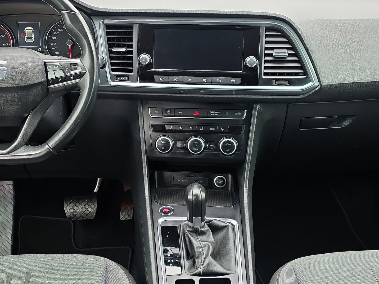 Fahrzeugabbildung SEAT Ateca Style Apple CarPlay LED