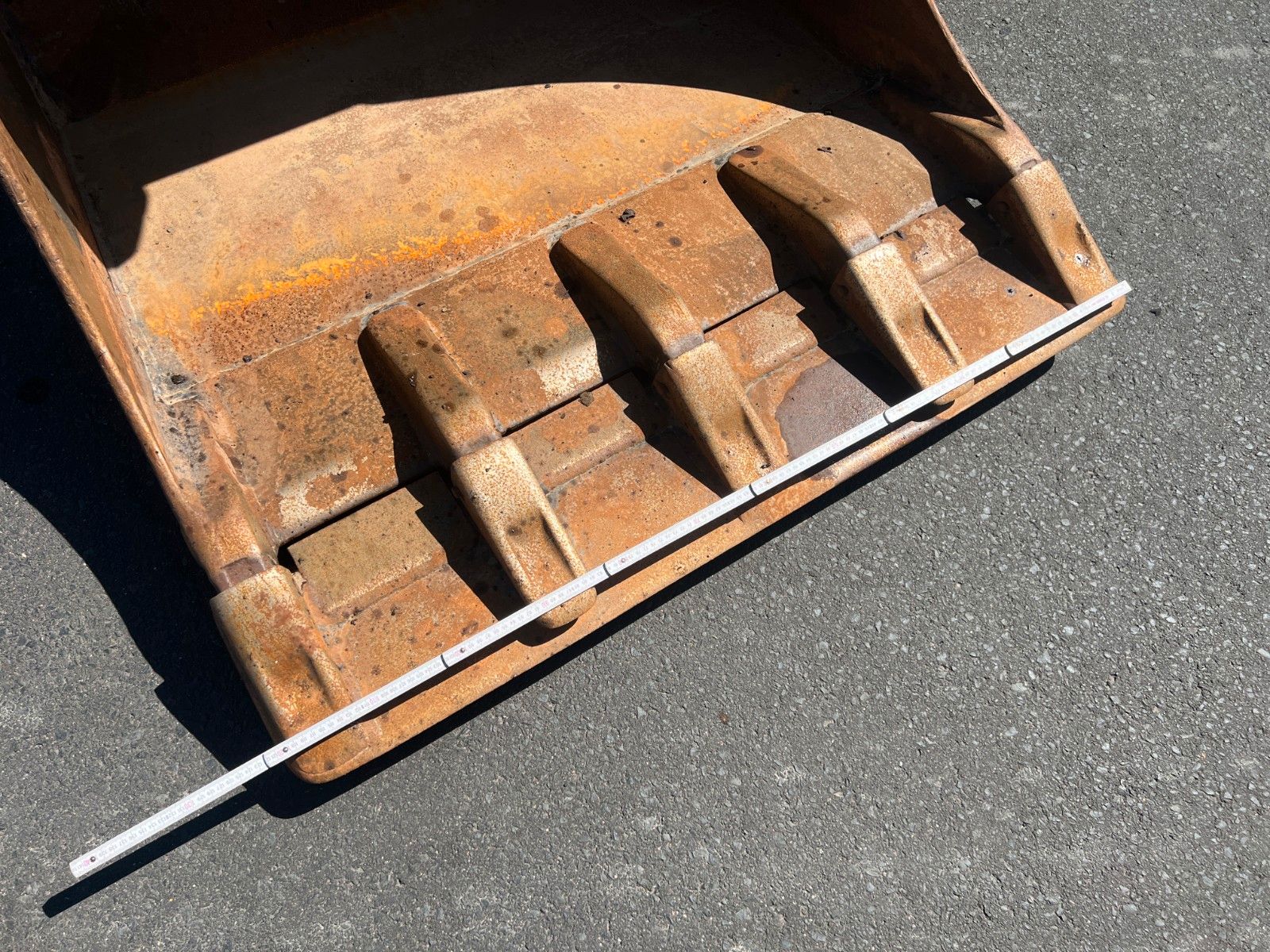 Fahrzeugabbildung Volvo EW160D / 2014 / 1xTieflöffel / Forstschutzgitter