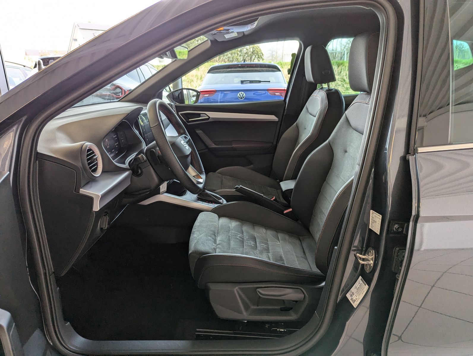 SEAT Arona 1.5 TSI DSG FR LED ACC Cam Dinamica AHK 18 - Image 12