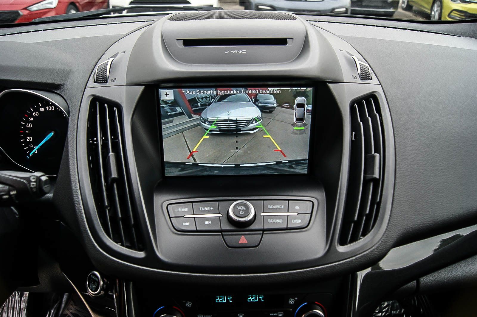 Fahrzeugabbildung Ford Kuga 15 EcoBoost 4x4 Auto ST-Line 1.HAND