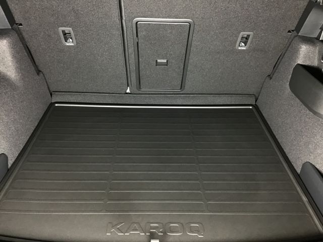 Fahrzeugabbildung Skoda Karoq Selection 1.5TSI DSG/LED/SHZ/Tempo/SmartLi