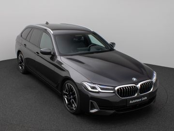 Fahrzeugabbildung BMW 530d Tour Luxury HUD ACC H/K AHK Komfortsitz 20"