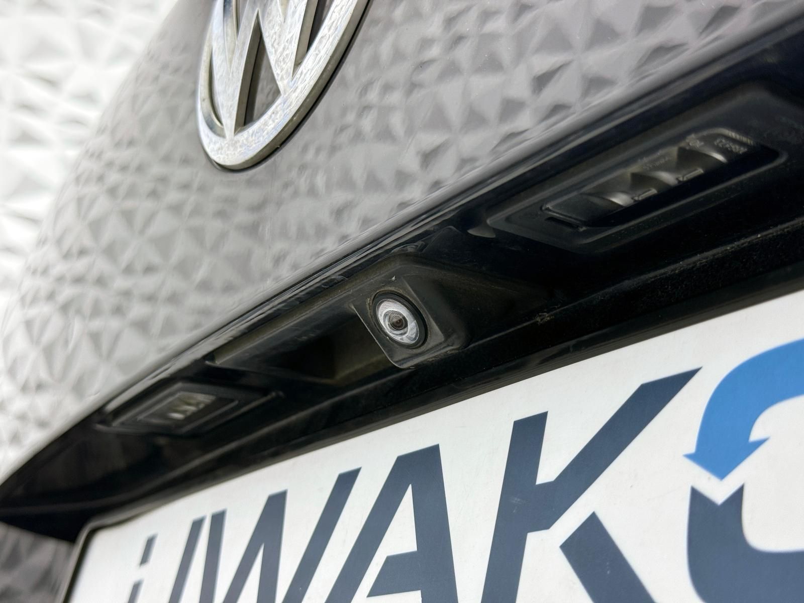 Fahrzeugabbildung Volkswagen 3.0 TDI R-LINE/4MOTION/STANDHZ/LUFT/KEY/AHK/360°