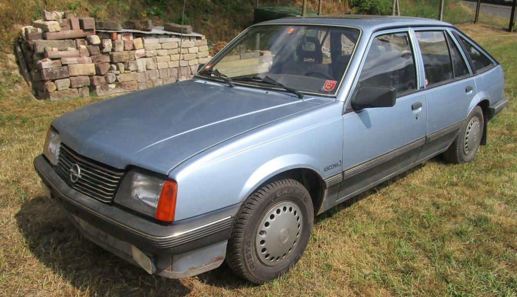 Opel Ascona C, CC inklusive Ersatzteile