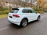 Volkswagen Tiguan 2.0 TDI SCR 140kW DSG BMT 4MOT Highli... - VW Tiguan Gebrauchtwagen in Wiesbaden