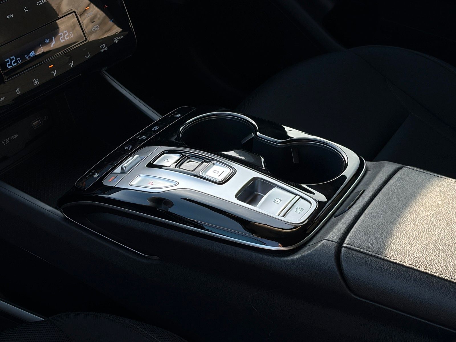 Fahrzeugabbildung Hyundai Tucson 1.6 T-GDI PHEV 4WD Temp. CarPlay CAM SHZ