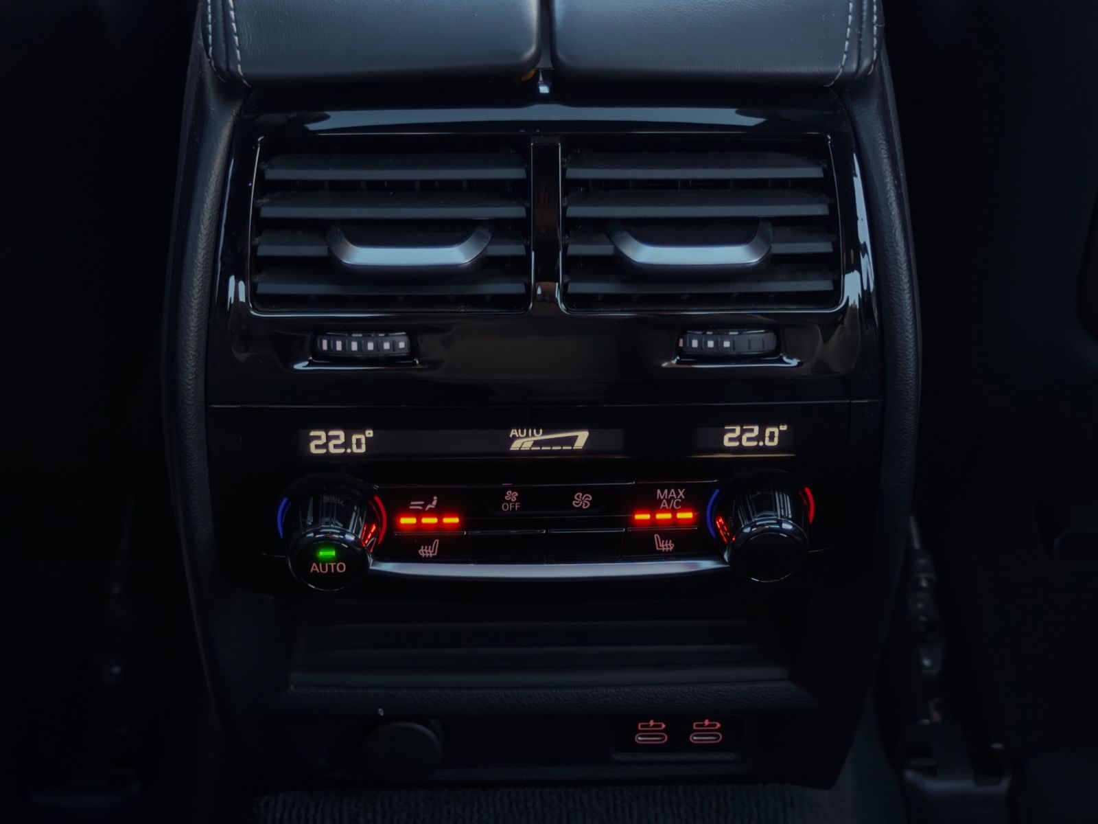 Fahrzeugabbildung BMW M550i xDr H&K 360° HUD Laser ACC SHD StdHz Nappa