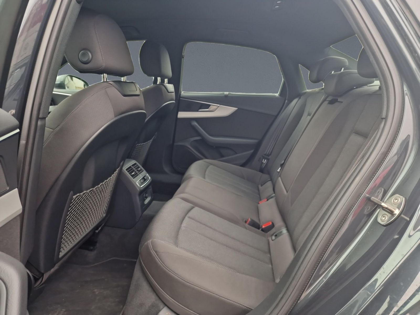 Audi A4 - Bild 19